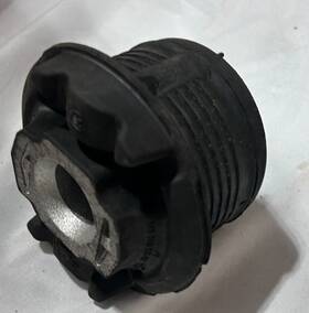 Mercedes-benz A2213500175 Mercedes-benz Oem 89-06 C-class/s-class Steering Rubber Bushing Nos